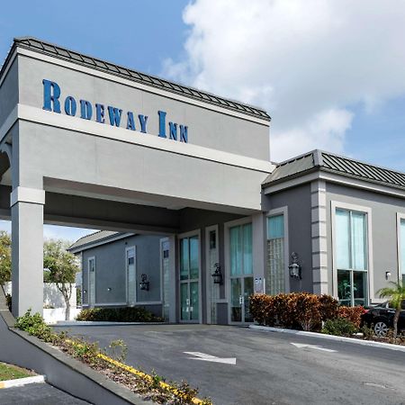 Rodeway Inn Нью-Порт-Ричи Экстерьер фото