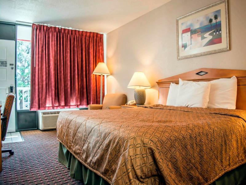 Rodeway Inn Нью-Порт-Ричи Экстерьер фото